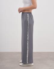 diana payet şeritli eşofman altı gri 3