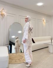 kolu broşlu üçlü takım bej 3