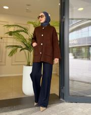 düğmeli cepli triko hırka kahve