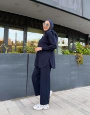 yırtmaç detay bol paça takım lacivert 3